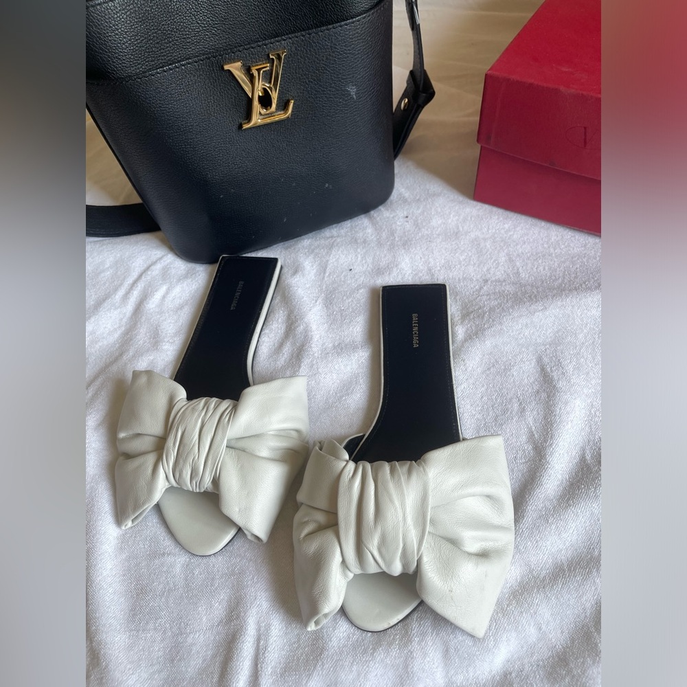 Authentic BALENCIAGA SLIDE size 36